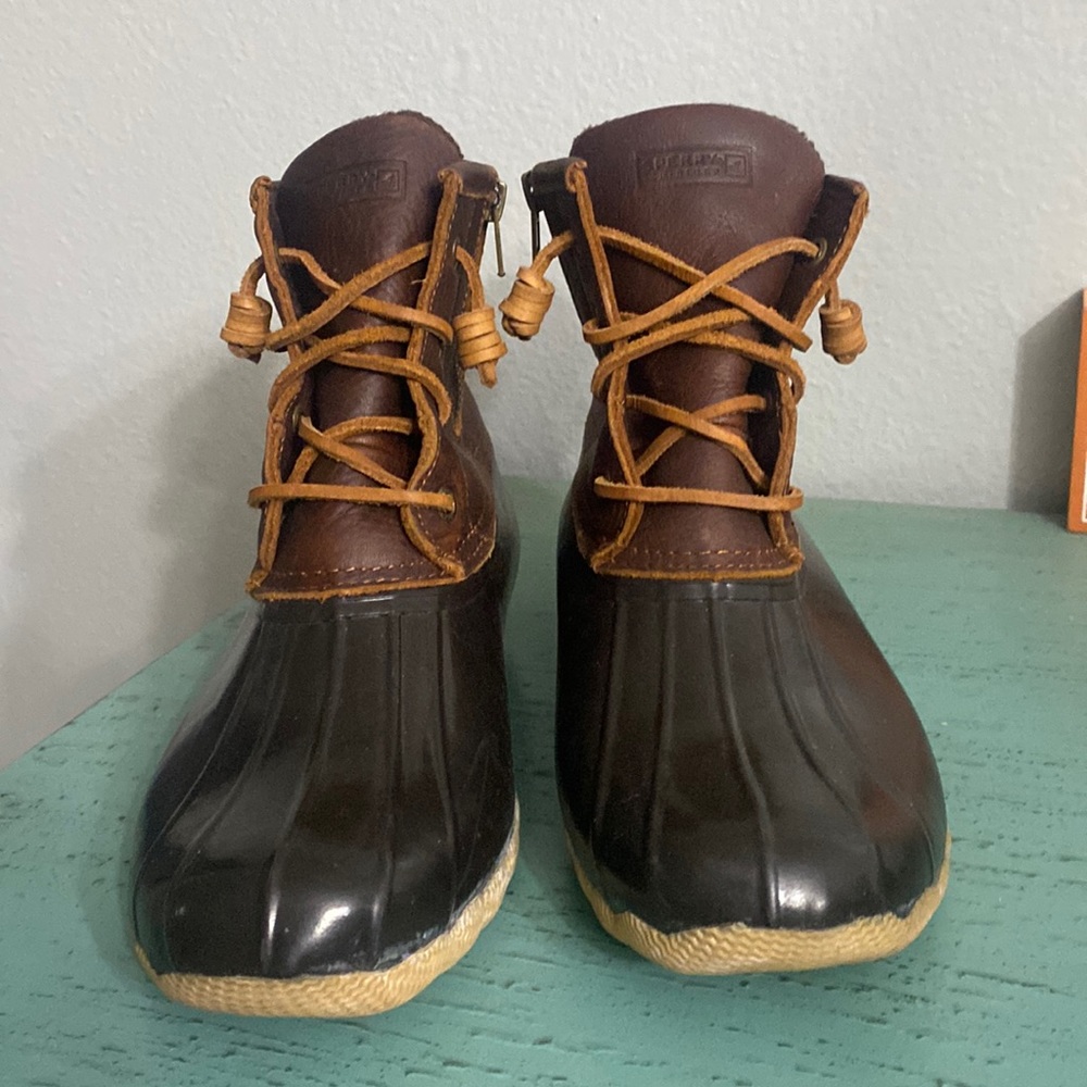 Women Sperry boots SZ 9.5